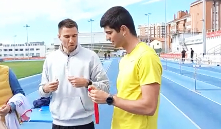 Vídeo de Asier Martínez y Andrew Pozzi en el estadio Larrabide