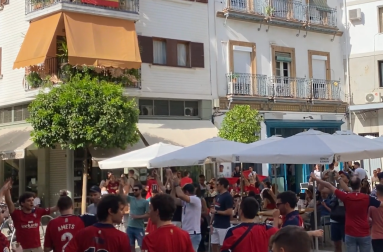 Vídeo del ambiente de la afición rojilla en las calles del centro de Sevilla