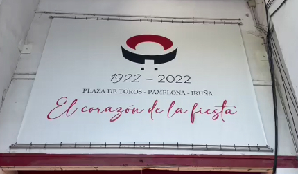 Entrada a la plaza de toros de Pamplona, el corazón de la fiesta
