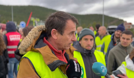 Fermín Del Castillo, representante del movimiento 6F, ha hablado con los medios de comunicación este viernes respecto a los sucesos ocurridos este jueves en el Parlamento foral.