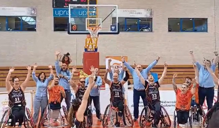 Amiab Albacete celebra la consecución del título de Liga