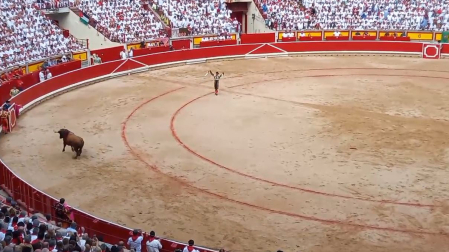 Aplaudido par de banderillas de Colombo al tercero de la tarde