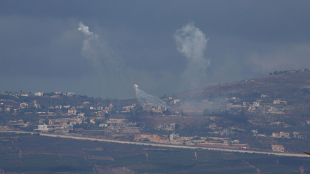 La artillería israelí bombardea la aldea de Odaisseh, en el sur del Líbano