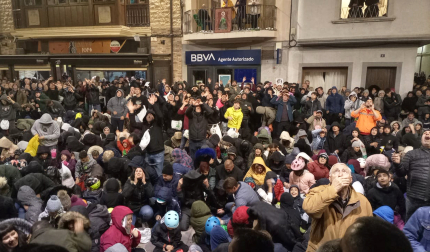 Vídeo con el tradicional lanzamiento de nueces en Fustiñana