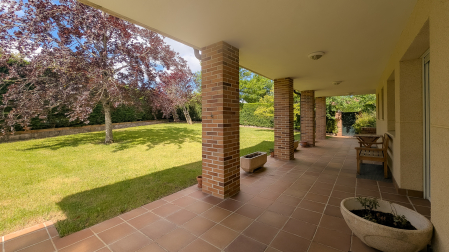 Chalé familiar con piscina cubierta en Gorraiz