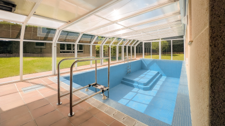 Chalé familiar con piscina cubierta en Gorraiz