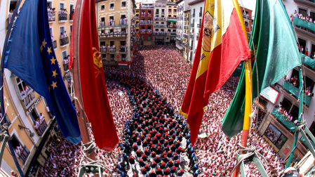 Vídeo de los gaiteros en la plaza Consistorial desde el balcón del Ayuntamiento de Pamplona