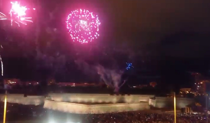Inicio del lanzamiento de los fuegos artificiales del 6 de julio