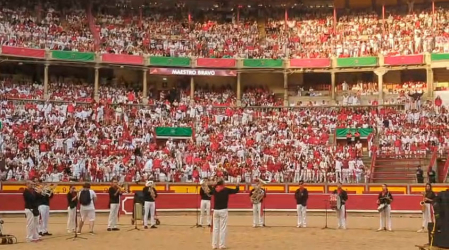 Con Clavelitos, nunca falla la respuesta del público.