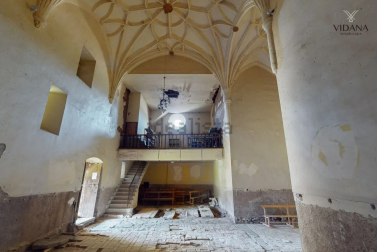 Interior y aspecto del coro de la iglesia
