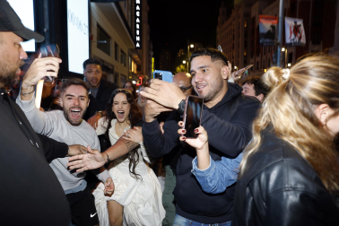 Fotos de Rosalía a su llegada a Callao en una aparición sorpresa para presentar su cuarto álbum, este lunes en Madrid