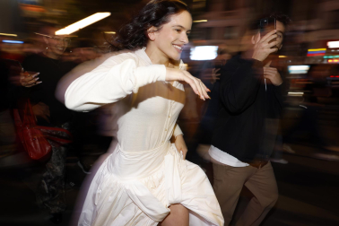 Fotos de Rosalía a su llegada a Callao en una aparición sorpresa para presentar su cuarto álbum, este lunes en Madrid