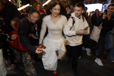 Fotos de Rosalía a su llegada a Callao en una aparición sorpresa para presentar su cuarto álbum, este lunes en Madrid