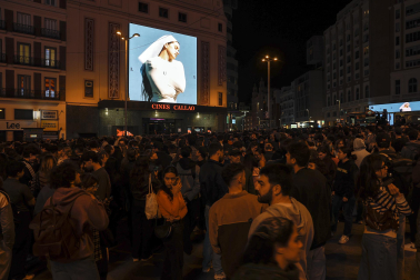 Fotos de Rosalía a su llegada a Callao en una aparición sorpresa para presentar su cuarto álbum, este lunes en Madrid