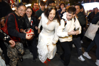 Fotos de Rosalía a su llegada a Callao en una aparición sorpresa para presentar su cuarto álbum, este lunes en Madrid