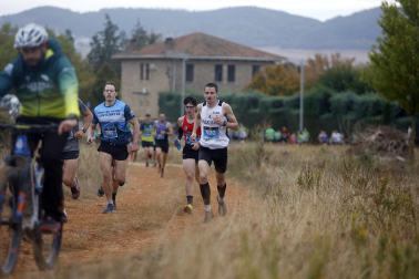 Corredores participantes en la V Betagarri Trail de Ancín este sábado, 25 de octubre /