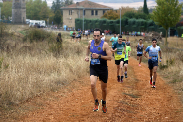 Corredores participantes en la V Betagarri Trail de Ancín este sábado, 25 de octubre /