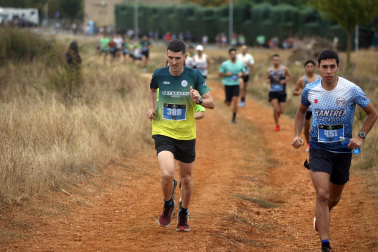 Corredores participantes en la V Betagarri Trail de Ancín este sábado, 25 de octubre /