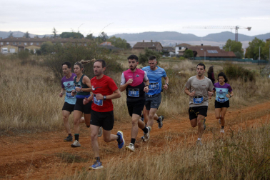 Corredores participantes en la V Betagarri Trail de Ancín este sábado, 25 de octubre /