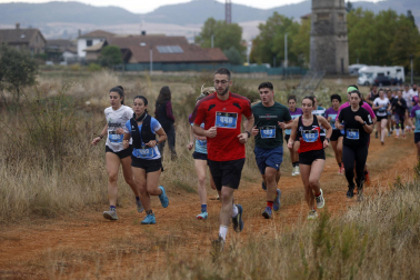 Corredores participantes en la V Betagarri Trail de Ancín este sábado, 25 de octubre /