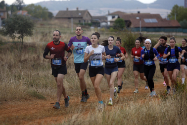 Corredores participantes en la V Betagarri Trail de Ancín este sábado, 25 de octubre /