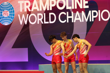 Tercera jornada del Campeonato del Mundo de Gimnasia de Trampolín en Pamplona.