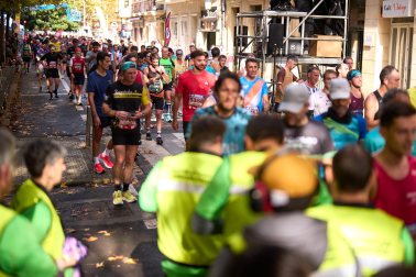 Fotos de la Behobia-San Sebastián en la que han participado más de 1.000 navarros.