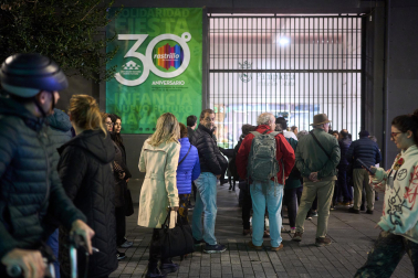 Fotos de la inauguración del Rastrillo de Nuevo Futuro en la antigua estación de autobuses de Pamplona