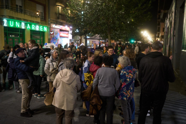 Fotos de la inauguración del Rastrillo de Nuevo Futuro en la antigua estación de autobuses de Pamplona