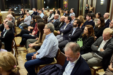 Fotos de la presentación de BENCO, empresa de consultoría