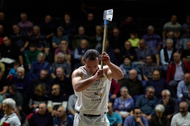 Fotos: Iker Vicente consigue la txapela número 11 en el Navarro Individual de aizkora