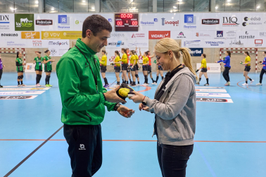 Replasa Beti Onak-Yellow Winthertur.