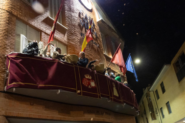 Tradicional lanzamiento de nueces en Fustiñana.