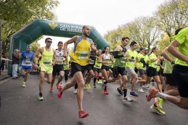 Participantes en la VII Carrera Popular Solidaria '+e' del Teléfono de la Esperanza de Navarra disputada en Pamplona /