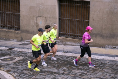 Participantes en la VII Carrera Popular Solidaria '+e' del Teléfono de la Esperanza de Navarra disputada en Pamplona /