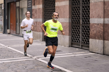 Participantes en la VII Carrera Popular Solidaria '+e' del Teléfono de la Esperanza de Navarra disputada en Pamplona /
