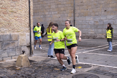 Participantes en la VII Carrera Popular Solidaria '+e' del Teléfono de la Esperanza de Navarra disputada en Pamplona /