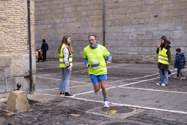 Participantes en la VII Carrera Popular Solidaria '+e' del Teléfono de la Esperanza de Navarra disputada en Pamplona /