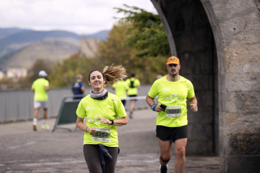 Participantes en la VII Carrera Popular Solidaria '+e' del Teléfono de la Esperanza de Navarra disputada en Pamplona /