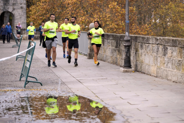 Participantes en la VII Carrera Popular Solidaria '+e' del Teléfono de la Esperanza de Navarra disputada en Pamplona /