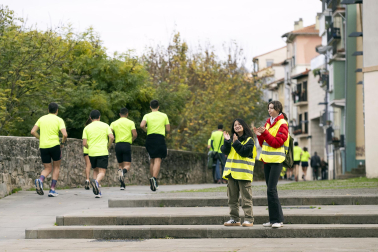 Participantes en la VII Carrera Popular Solidaria '+e' del Teléfono de la Esperanza de Navarra disputada en Pamplona /