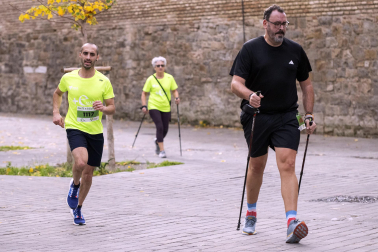 Participantes en la VII Carrera Popular Solidaria '+e' del Teléfono de la Esperanza de Navarra disputada en Pamplona /