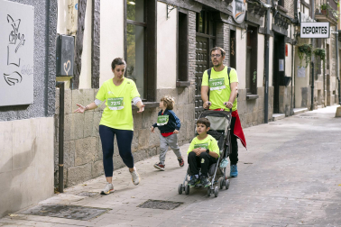 Participantes en la VII Carrera Popular Solidaria '+e' del Teléfono de la Esperanza de Navarra disputada en Pamplona /