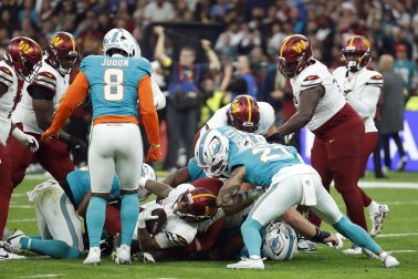Partido de la NFL entre Miami Dolphins y Washington Commanders en el Santiago Bernabéu.