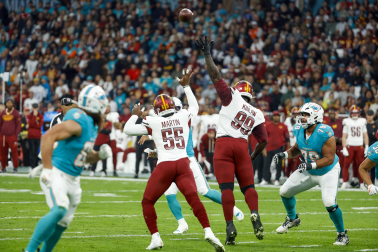 Partido de la NFL entre Miami Dolphins y Washington Commanders en el Santiago Bernabéu.