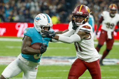 Partido de la NFL entre Miami Dolphins y Washington Commanders en el Santiago Bernabéu.