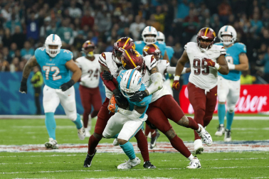 Partido de la NFL entre Miami Dolphins y Washington Commanders en el Santiago Bernabéu.