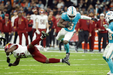 Partido de la NFL entre Miami Dolphins y Washington Commanders en el Santiago Bernabéu.