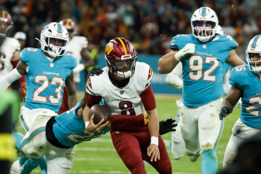 Partido de la NFL entre Miami Dolphins y Washington Commanders en el Santiago Bernabéu.