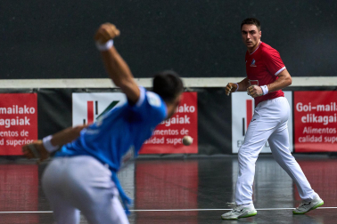 Final del Cuatro y Medio: Peio Etxeberria-Javier Zabala.